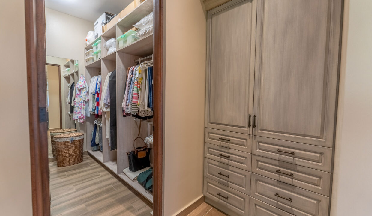 Luxury Hilltop Estate For Sale in El Valle De Anton(34)