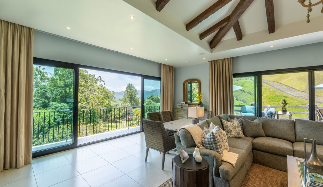 Luxury Hilltop Estate For Sale in El Valle De Anton(36)