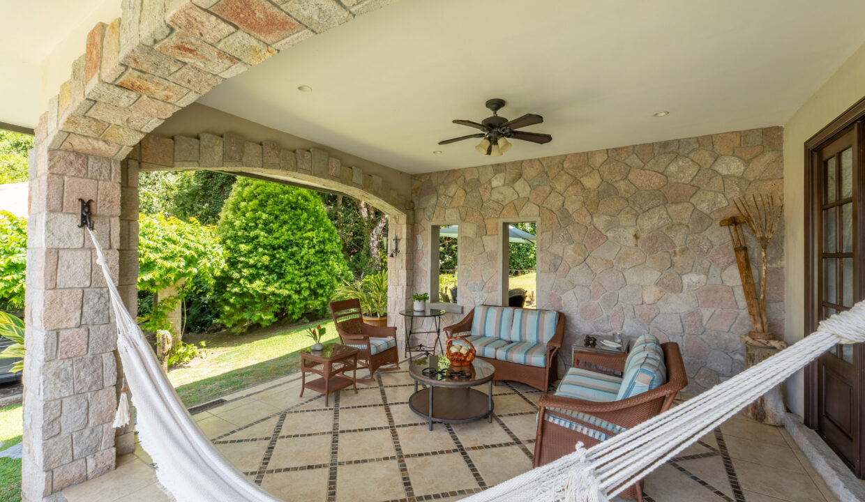 Luxury Hilltop Estate For Sale in El Valle De Anton(37)