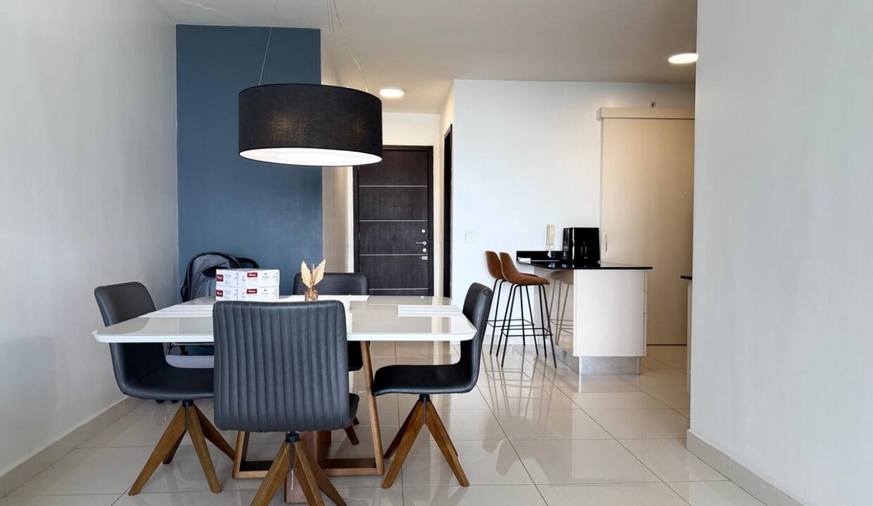 Skyline Living at Allure at the Park Elegant Condo Across from Parque Urracá