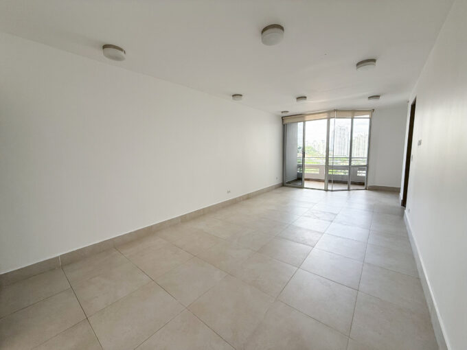 Image of large room with balcony in this condo for sale in Luxor 300