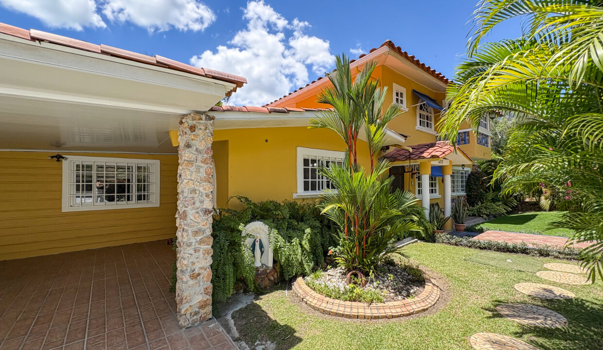 Large Family home For sale in Coronado Golf-46