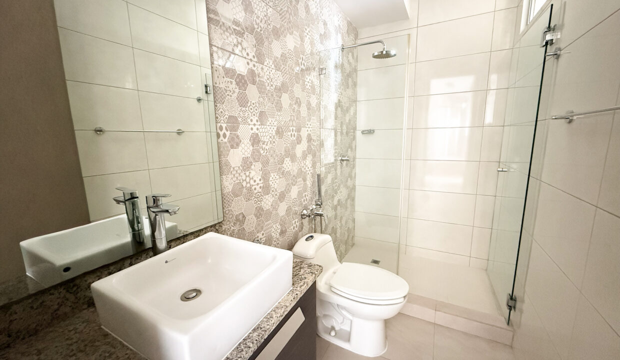 Luxor 300 El Cangrejo Panama condo for sale