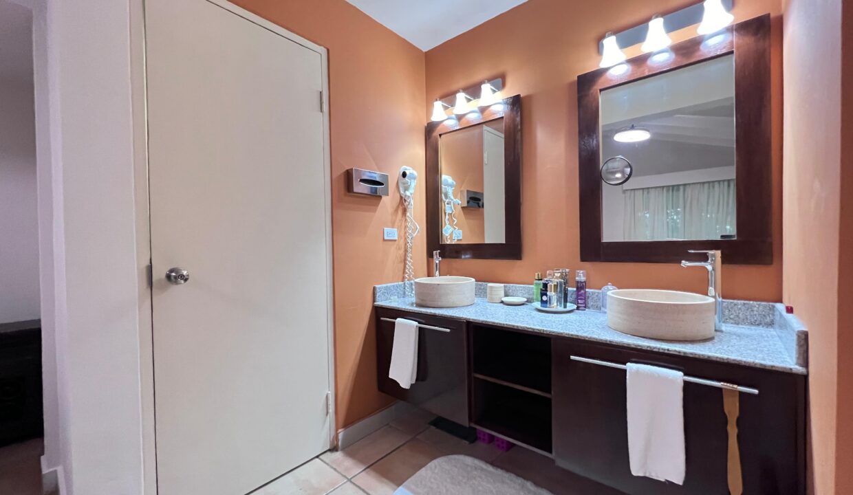 Coronado Golf Panama condo for sale