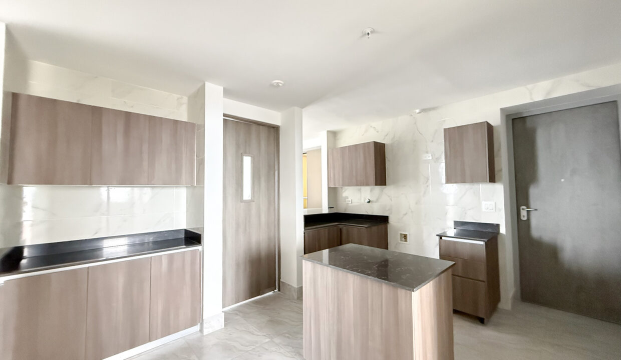 luxor-400-penthouse-condo-el-cangrejo-panama-high-floor-city-view-1.jpg