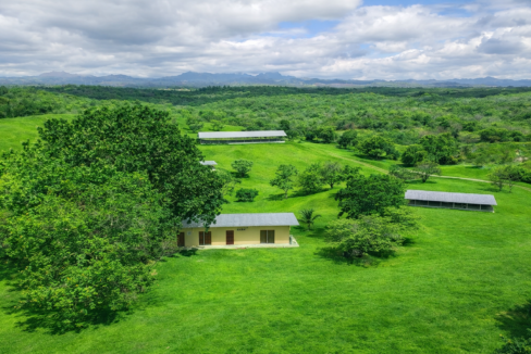 Image of the outisde of this San Carlos farm for sale
