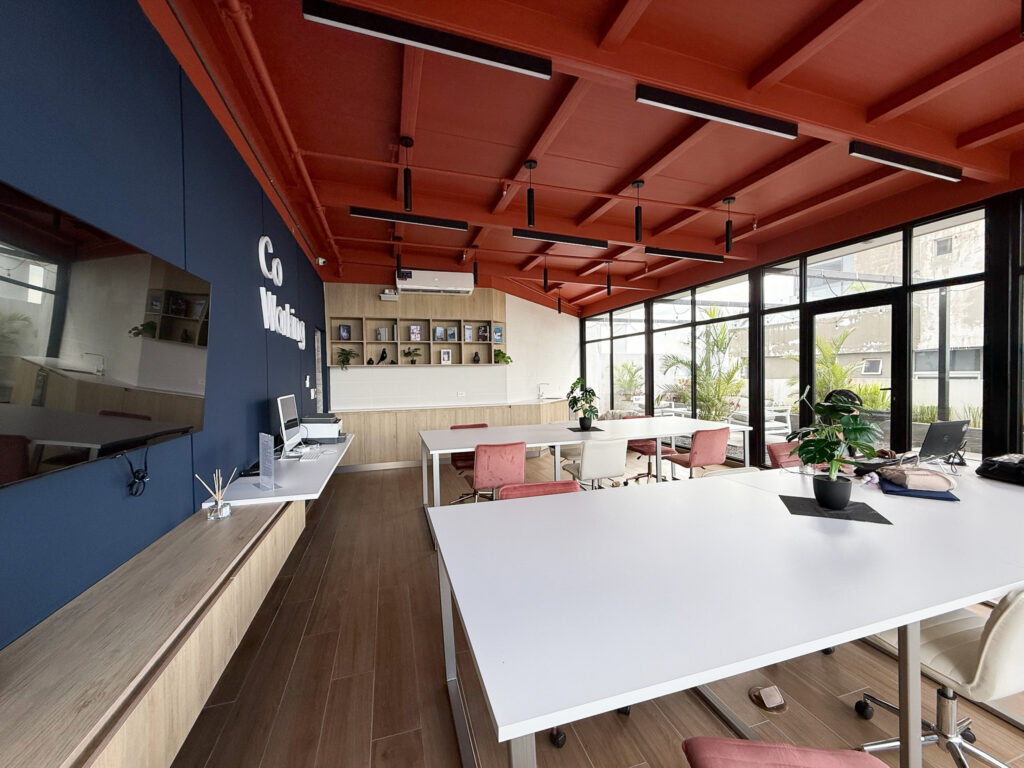 Image of co working room in Luxor 400