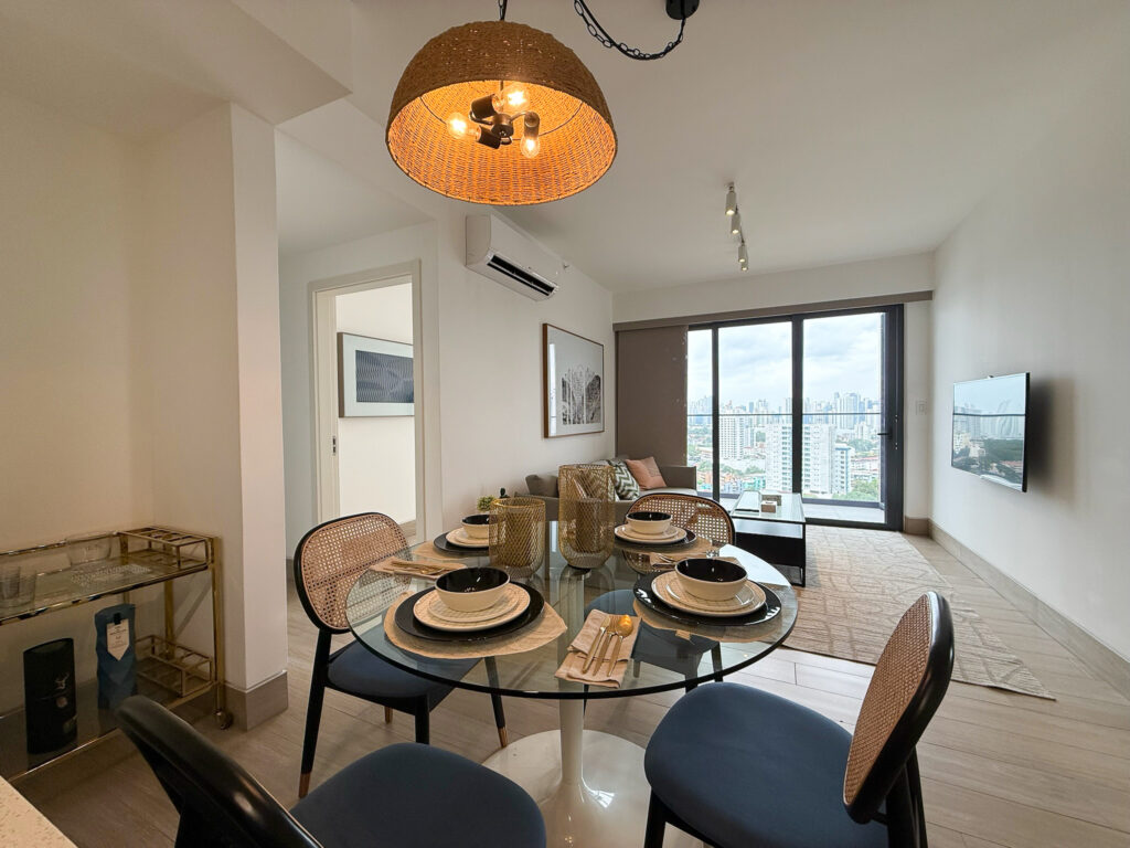 Image of dining space with table and chairs in this condo for sale in Balcony