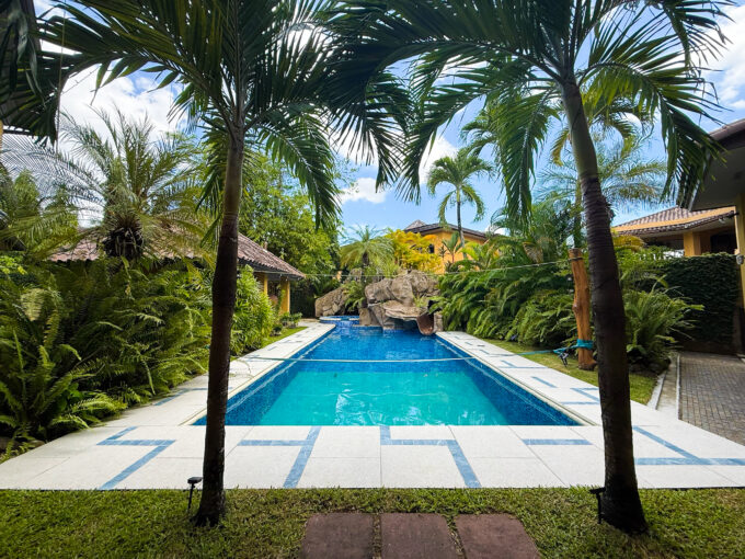 Image of swimming pool in this home for rent in Antigua, Costa del Este