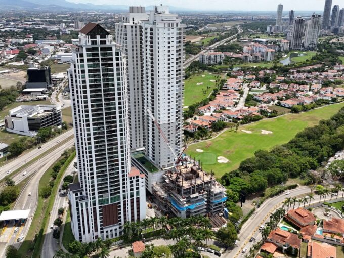 Views of the Santa Maria neighborhood