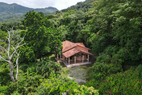 Three Bedroom House For sale in Altos del Maria