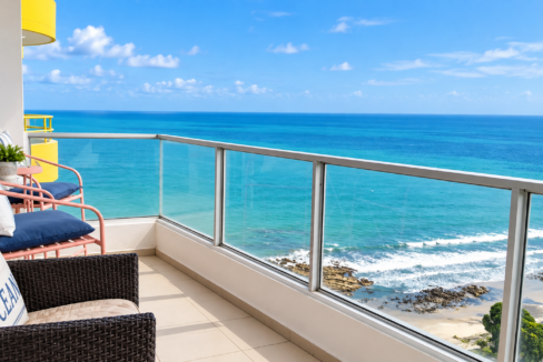 2-bedroom oceanfront condo in Coronado with Pacific ocean-view balcony